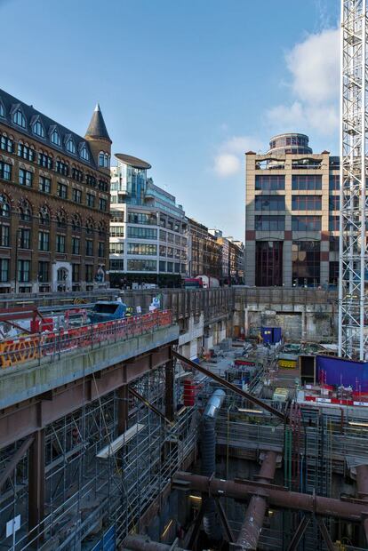 Pronto una tuneladora se asomará por la pared del fondo de la imagen, uniendo los dos tramos del túnel del Crossrail.