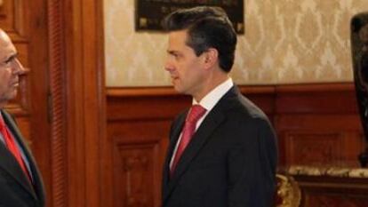 El presidente de Santander, Emilio Botín, con el presidente de México, Enrique Peña Nieto