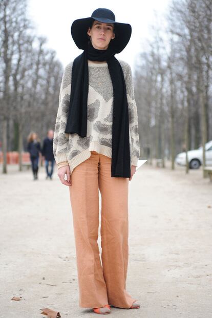 street style aprende a llevar los sombreros como las parisinas