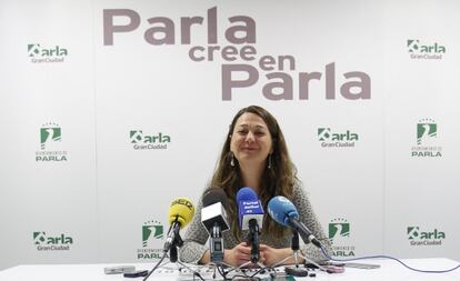 Beatriz Arceredillo, en la comparecencia en que anunció su baja como militante del PSOE y que se presentará al frente de un nuevo partido local.
