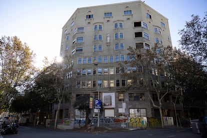 El antiguo edificio del departamento de Justicia, en la calle de Pau Claris, en obras.