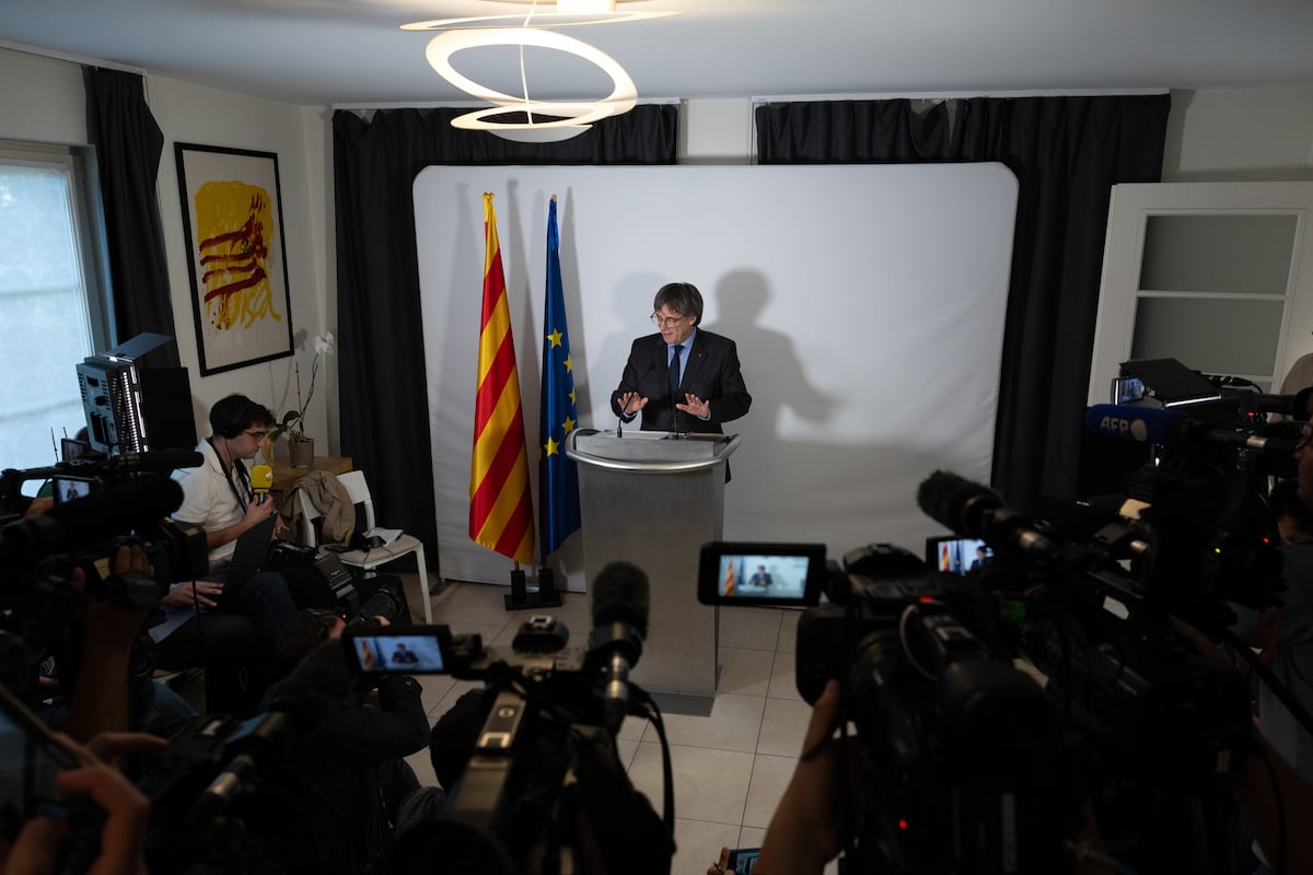 Puigdemont weighs timing of return as early election approaches