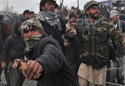 Bagram, a una hora de Kabul, es la principal base de las tropas internacionales en Afganistán, que están en el proceso de retirada tras una década de guerra contra los insurgentes talibanes, aún activos en gran parte del país. La retirada definitiva de las tropas extranjeras está prevista para 2014.