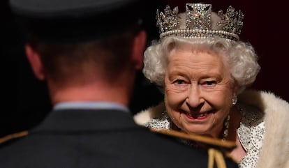 La reina Isabel II en la apertura del Parlamento, en Londres. 