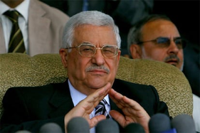 El presidente de la ANP, Mahmoud Abbas, durante la graduación de los miembros de su guardia personal.