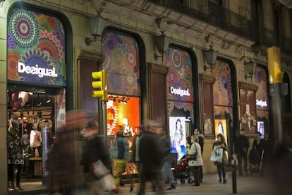Una botiga de Desigual a la zona de la Rambla de Barcelona.