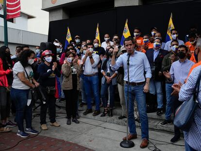 Juan Guaidó comparece este martes en Caracas para valorar la salida de la cárcel de Freddy Guevara.