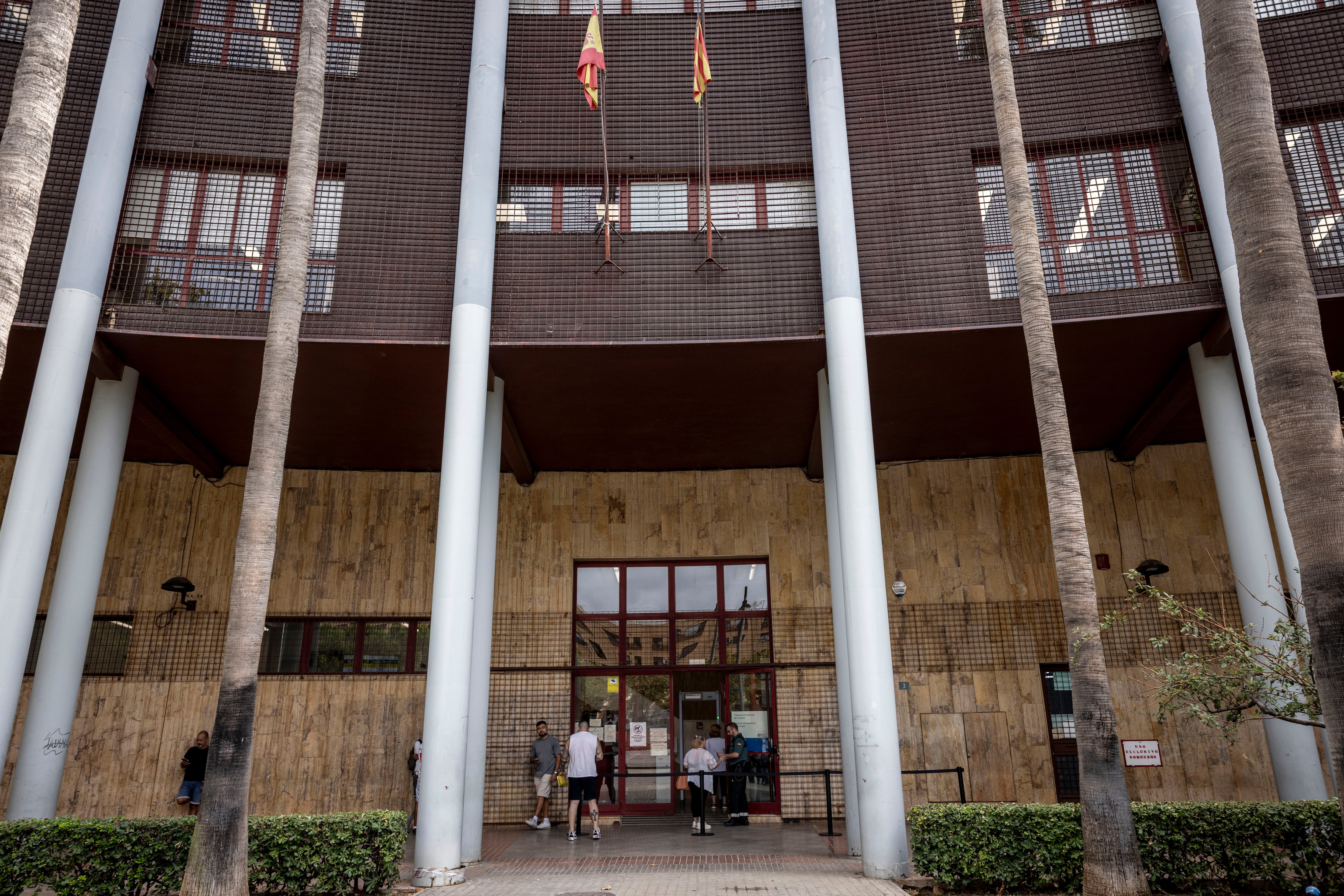 fachada de los juzgados de Instrucción de Torrent.