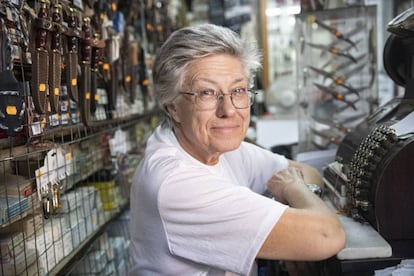 Carmen Viñas, en su local de la calle Atocha.