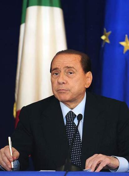 El primer ministro, Silvio Berlusconi, durante una conferencia de prensa en Bruselas.