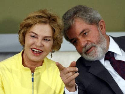 El expresidente de Brasil Lula da Silva con su esposa, Marisa Letícia, en 2007.