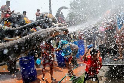 Es una fiesta de interés turístico que marca el año nuevo de acuerdo al calendario solar budista.