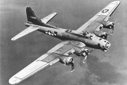 Pierre Bergounioux narra el derribo de una <i>Fortaleza Volante</i> de aviones <i>B-17G</i> durante la Segunda Guerra Mundial.