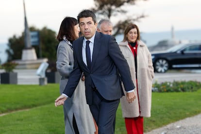 El presidente valenciano, Carlos Mazón, a su llegada al Palacio de la Magdalena de Santander para la XXVII Conferencia de Presidentes que se celebra este viernes.