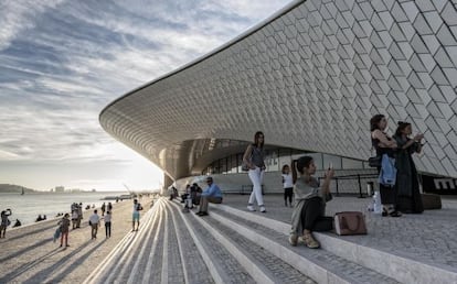 El nuevo Museo de Arte, Arquitectura y Tecnolog&iacute;a (&shy;MAAT), proyectado por la arquitecta Amanda Levete, en Lisboa.