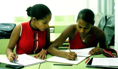 Alumnas inmigrantes en el instituto Eugeni D'Ors de Badalona