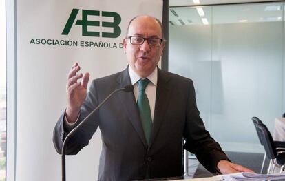 El presidente de la Asociación Española de Banca (AEB), José María Roldán.