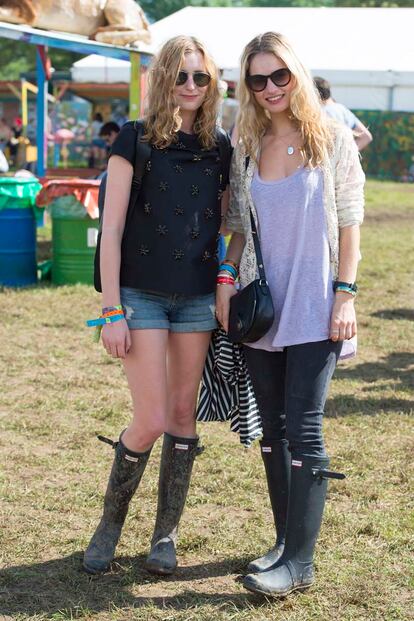 Las actrices de la serie Downton Abbey,Laura Carmichael y Lily James.