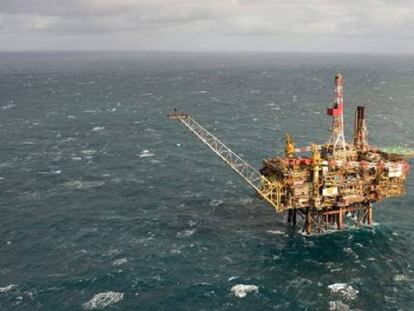 Un plataforma de Royal Dutch Shell en el Mar del Norte.