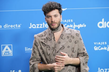 Poco antes de pasar por la alfombra roja, Blas Cantó ha anunciado en redes sociales su nuevo proyecto discográfico. 'No me conoces' será su próxima canción que verá la luz el próximo 4 de abril. 