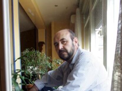 Ladislao Mart&iacute;nez, fundador de Aedenat, en su casa de Madrid en 2006. 