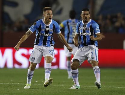 Bressan Edilson en su reacción tras los goles de su equipo. 