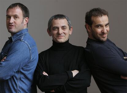 Álex O&#39;Dogherty, Iñaqui Miramón y Luis Merlo encarnan a los tres personajes de la obra <i>Arte</i> en el teatro Alcázar.