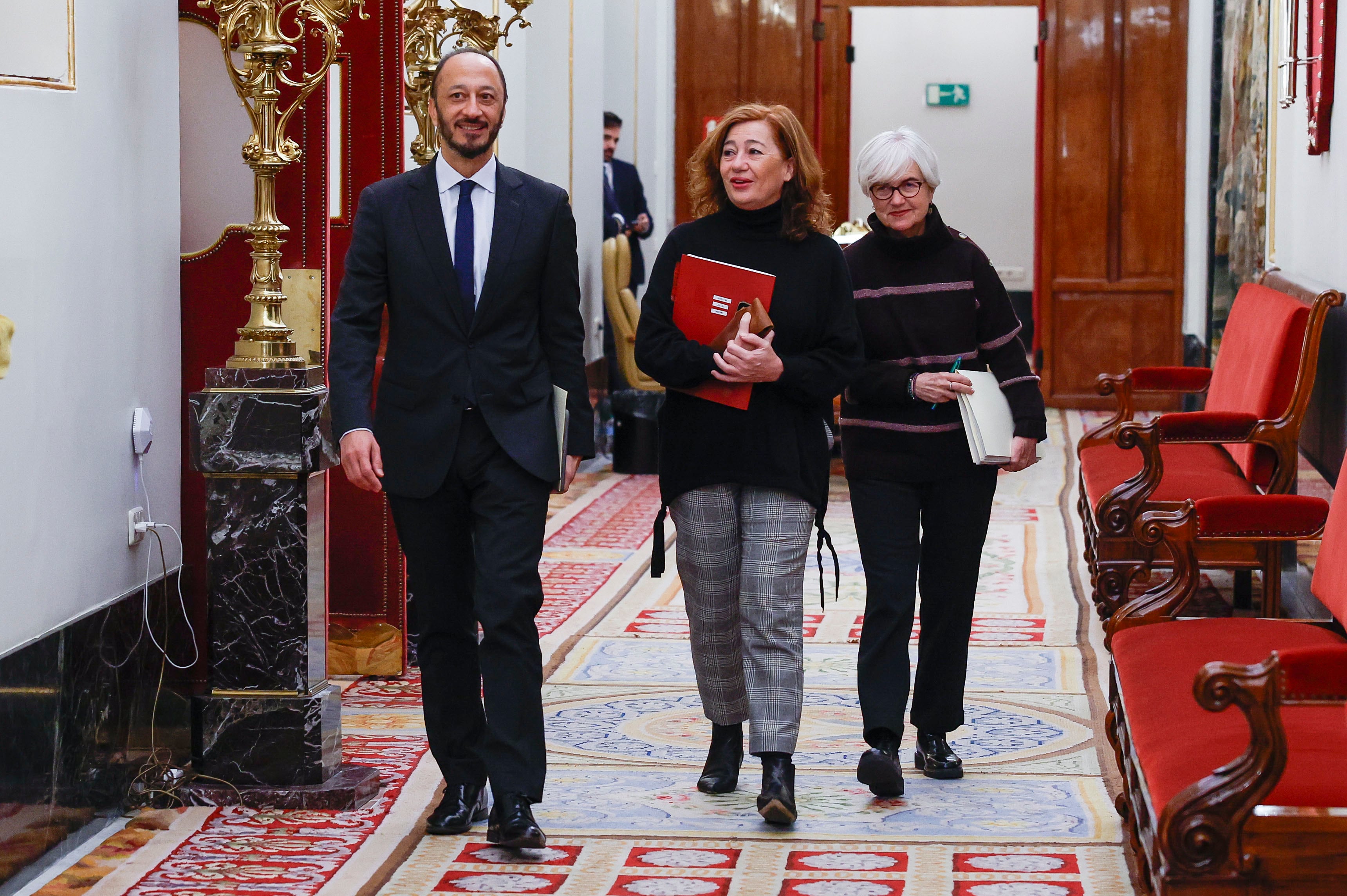El Congreso debate con distintos antecedentes si rebaja la mayoría absoluta en el caso de que Ábalos entre en prisión