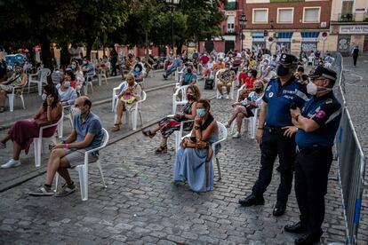 Fiestas de San Cayetano en la plaza del General Vara del Rey. Pregon de Mario Vaquerizo. 

