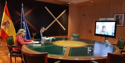 Videoconferencia de la vicepresidenta del Gobierno y ministra de Asuntos Económicos y Transformación Digital, Nadia Calviño, y el secretario de Estado de Telecomunicaciones e Infraestructuras Digitales, Roberto Sánchez, con los operadores.
MINISTERIO DE ASUNTOS ECONÓMICOS
20/03/2020