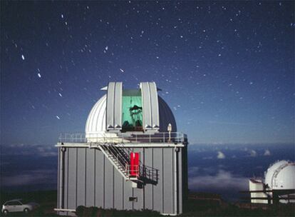 Los telescopios Jacobus Kapteyn (delante) e Isaac Newton (detrás) del Observatorio del Roque de los Muchachos en la isla de La Palma.