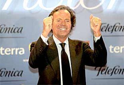 Julio Iglesias, ayer en Madrid en la presentación de su gira española.