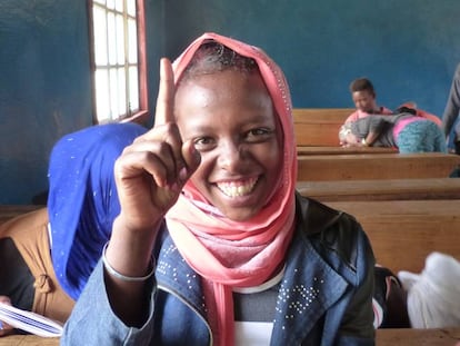 Durethi Hissen en su clase de ciencias, en el centro escolar de Gambo, en Etiopía.