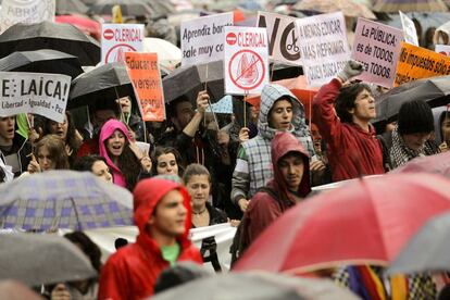 La lluvia ha descargado con fuerza sobre los manifestantes concentrados en Madrid.