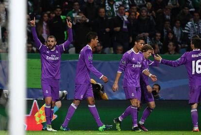 Benzema celebra el segundo gol del Madrid