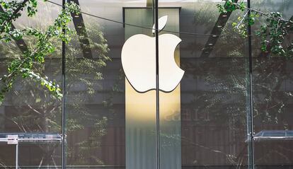 Tienda de Apple con el logotipo de la marca