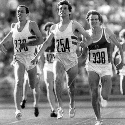 Sebastian Coe gana los 1.500 de Moscú 80 ante Straub (338) y Ovett.