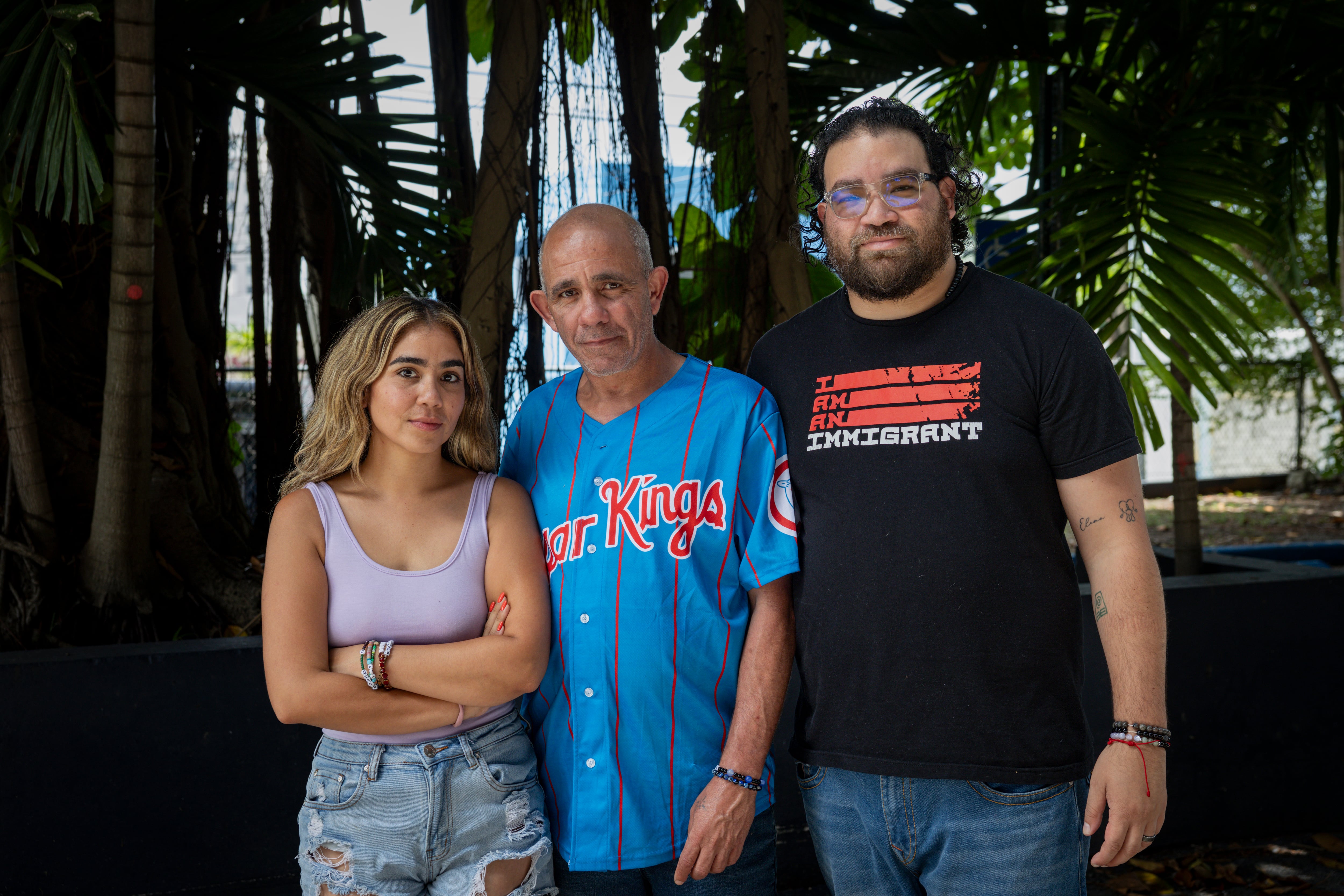 Justo Betancourt con sus hijos Arianne y Eddy Oney, en Miami, Florida.