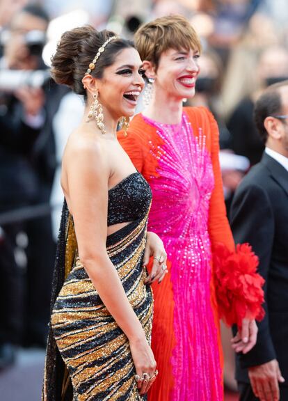 Las actrices Deepika Padukone y Rebecca Hall, acudieron juntas a la primera jornada. Este año forman parte del jurado oficial de esta edición, responsables de decidir quién ganará la Palma de Oro.