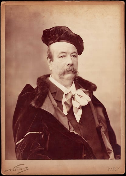 Charles Frederick Worth, retratado por Nadar en 1892.