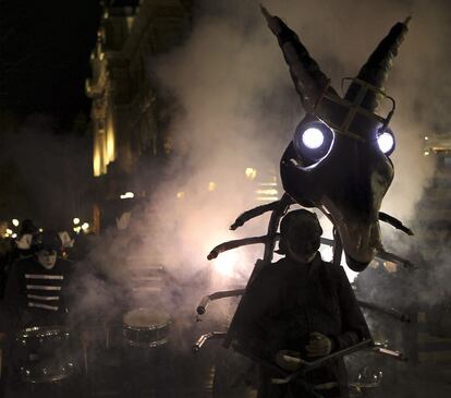 San Sebastián despidió anoche su carnaval entre pólvora y tambores