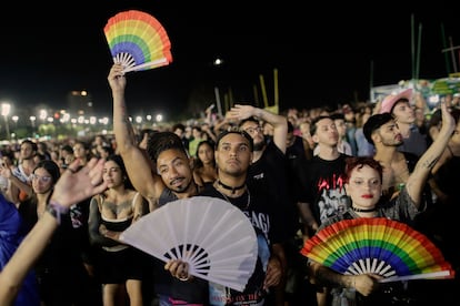 Lady Gaga hayranları bu cumartesi Rio de Janeiro'daki Copacabana Plajı'ndaki konserinde.