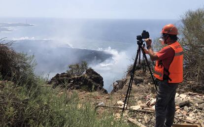 Delta de lava caída al oceáno del volcán de La Palma, este miércoles.