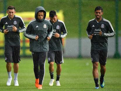 Herrera, Hernández, Lozano y Vela en un entrenamiento.