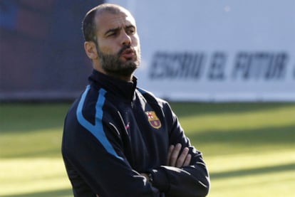 Pep Guardiola, en un entrenamiento del Barcelona.