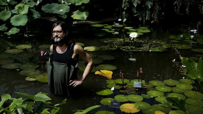 Carlos Magdalena, em Kew Gardens.