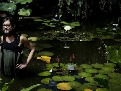 Carlos Magdalena, em Kew Gardens.