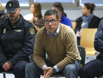 Jorge Ignacio Roca, uno de los acusados, en el &#039;caso Emarsa&#039;, al inicio del juicio tras m&aacute;s de seis a&ntilde;os de investigaci&oacute;n, en Valencia.