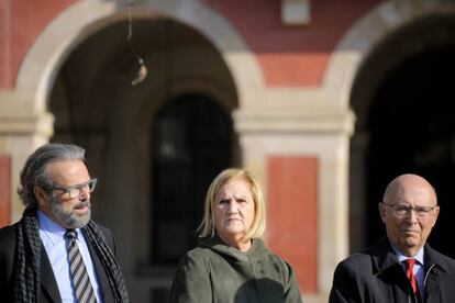 Benach, Gispert i Rigol, expresidents del Parlament, en un acte de suport a Carme Forcadell.