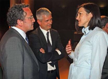 Manuel Polanco, el director de EL PAÍS, Javier Moreno, y la ministra de Cultura, Ángeles González-Sinde.